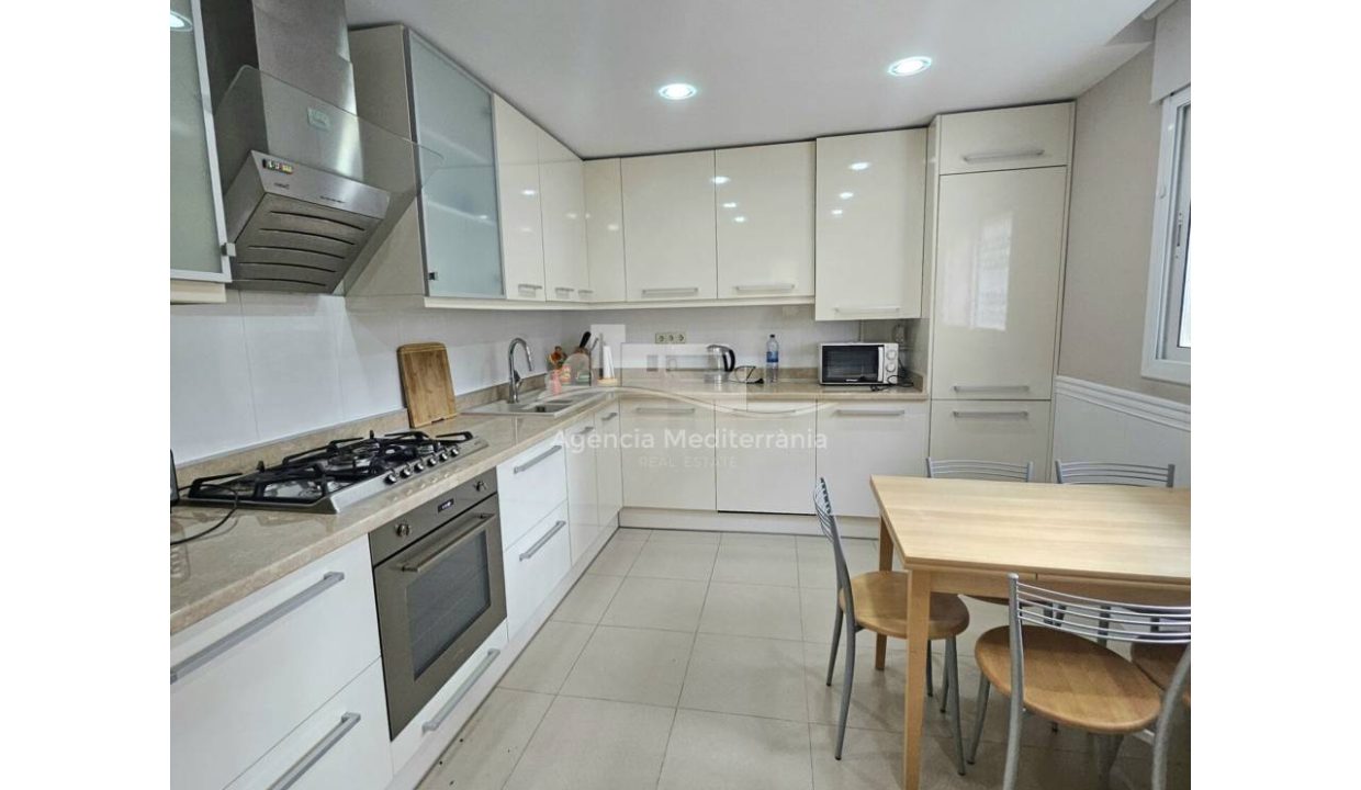 529567_61697184560_146732fc-dfa4-4e08-a15c-a64a5d078bbe