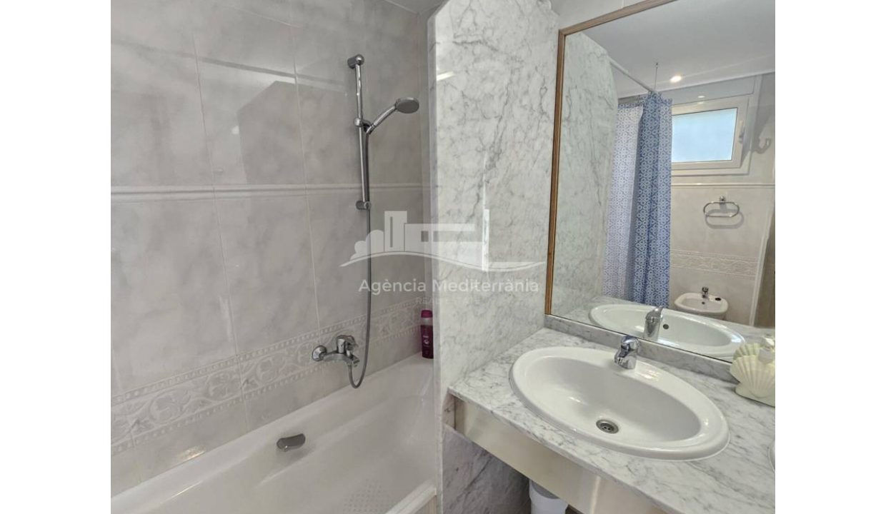 529567_61697184560_862e1c5d-59ea-4d1a-afae-780d3fac533e