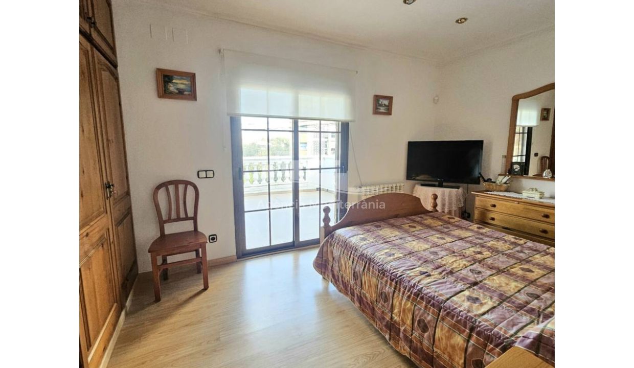 529567_62520396258_3c7db215-6cba-4c35-b72d-8066b7157132