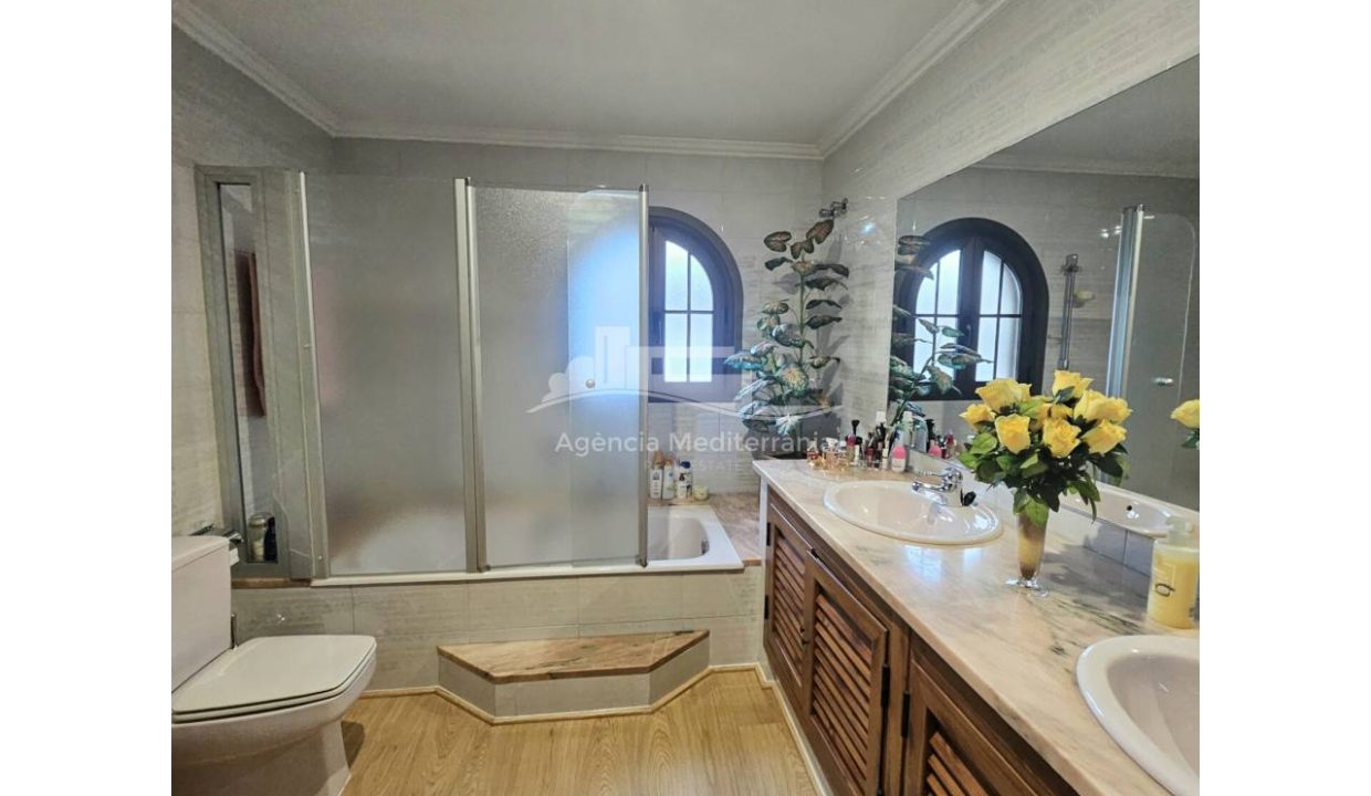 529567_62520396258_db85e63f-214a-4bd8-b551-cf28716d48fd