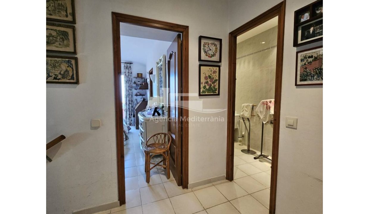 529567_62562320005_b50d25bd-6909-434e-9f1f-2cc2f383c50e