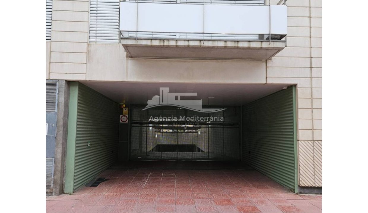 529567_63368484775_1002afb1-41ec-4f77-bf52-f64810160155